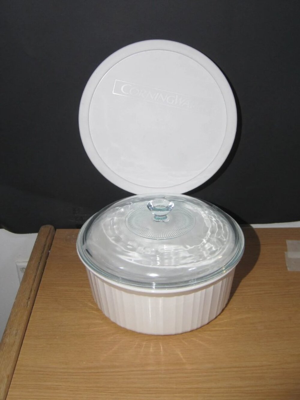 Vintage 2.5 Qt. French White Round Baking Casserole F-1-B with 2 New Lids